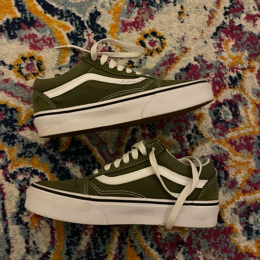 Green vans - Picture 4 of 6